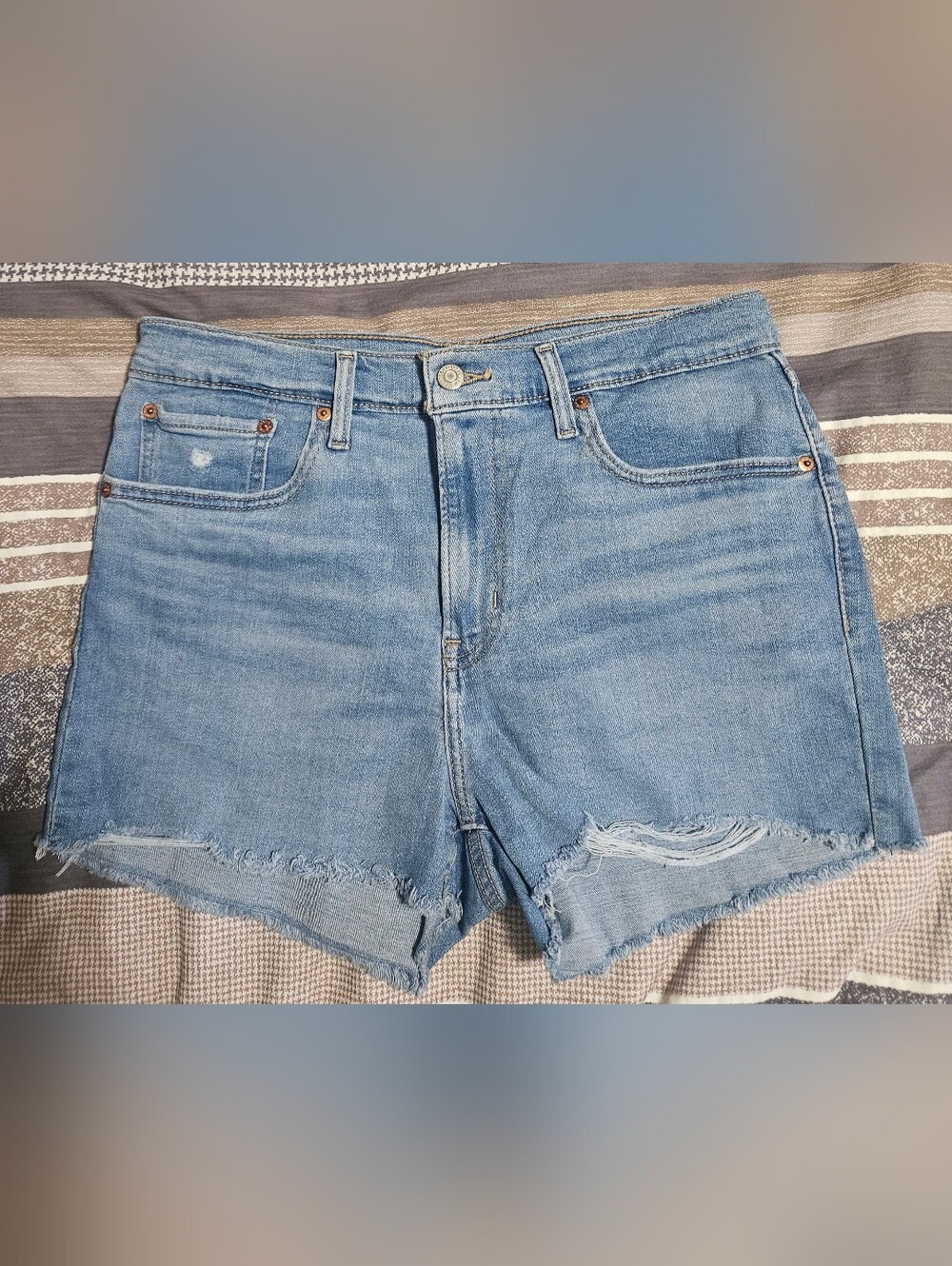 Levis High Rise Short